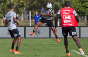 Corinthians segue treinando em dois perodos no CT Joaquim Grava