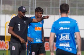 Corinthians segue treinando no CT Joaquim Grava