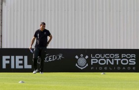 Fbio Carille comanda o treinamento do Corinthians no CT Joaquim Grava