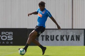 Matheus Jesus durante o treinamento desta terça-feira no CT Joaquim Grava