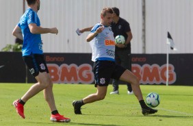 Zagueiro Henrique no treinamento desta terça-feira no CT