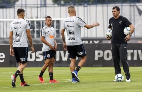 Elenco do Corinthians no treinamento desta quarta-feira no CT