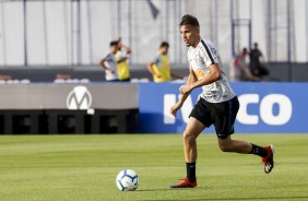 João Celeri no treinamento desta quarta-feira no CT Joaquim Grava