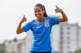 Victria treina pelo Corinthians Futebol Feminino