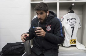 Bruno Mndez gostou do chimarro enquanto aguardava o incio do amistoso contra o Londrina