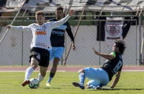 Carlos Augusto durante amistoso contra o Londrina