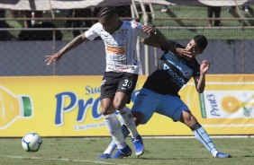 Jnior Urso durante amistoso contra o Londrina