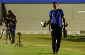 Carille durante amistoso entre Vila Nova e Corinthians