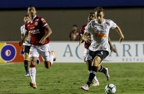 Carlos Augusto durante amistoso entre Vila Nova e Corinthians