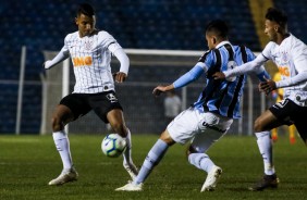 Corinthians vence Grmio e d grande passo para a final do Brasileiro da categoria Sub-17