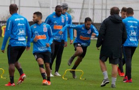 Elenco durante treino que prepara a equipe do Corinthians para amistoso contra o Londrina