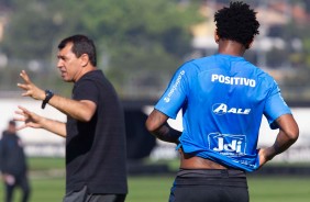 Fábio Carille no treinamento desta sexta-feira no CT Joaquim Grava