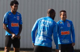 Gil e Jadson no treinamento desta sexta-feira no CT Joaquim Grava