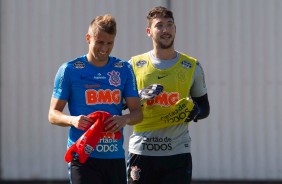 Henrique e Caíque no treinamento desta sexta-feira no CT Joaquim Grava