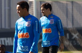 Jadson e Fagner no treinamento desta sexta-feira no CT Joaquim Grava