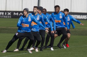 Jogadores durante treino que prepara o time para jogo amistoso contra o Londrina
