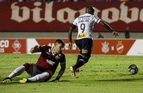 Love durante amistoso entre Vila Nova e Corinthians