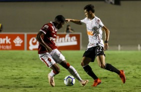 Mateus Vital durante amistoso entre Vila Nova e Corinthians