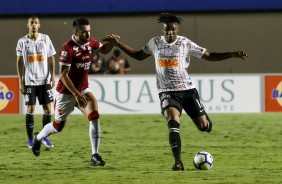 Matheus Jesus durante amistoso entre Vila Nova e Corinthians