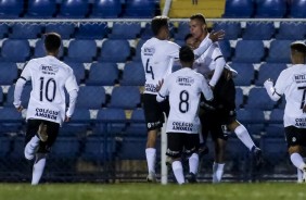 Por 2 a 0, Corinthians supera Grmio e est prximo da final do Brasileiro Sub-17