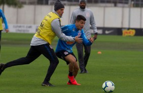 Sandoval e Henrique durante treino que prepara a equipe do Corinthians para amistoso