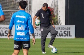 Treinador Fábio Carille durante atividade desta sexta-feira no CT Joaquim Grava