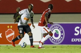 Vagner Love durante amistoso contra o Vila Nova