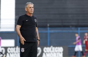 Treinador do Sub-23 durante jogo contra o Figueirense