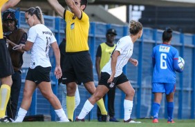 As meninas do Corinthians atropelaram o São Francisco, da Bahia, na tarde deste domingo