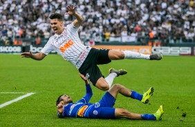 Avelar no jogo contra o CSA, pelo Campeonato Brasileiro, na Arena Corinthians