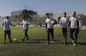 Jogadores do Corinthians treinam nesta sexta-feira