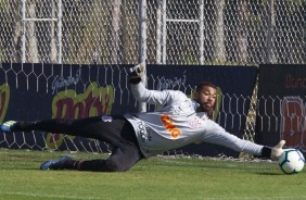 Jogadores do Corinthians treinam nesta sexta-feira