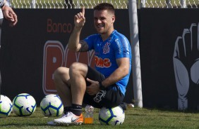 Jogadores do Corinthians treinam nesta sexta-feira