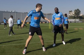 Jogadores do Corinthians treinam nesta sexta-feira