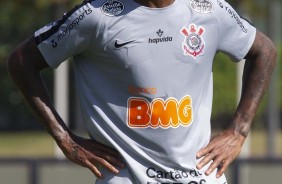 Jogadores do Corinthians treinam neste sbado