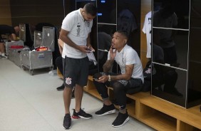 Sornoza e Urso no vestirio antes de Corinthians e CSA, pelo Campeonato Brasileiro