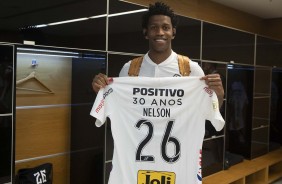 Zagueiro Gil no vestiário antes de Corinthians e CSA, pelo Campeonato Brasileiro