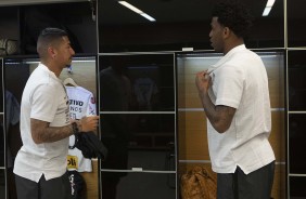 Ralf e Gil no vestiário antes de Corinthians e CSA, pelo Campeonato Brasileiro
