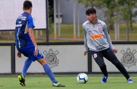 Araos durante jogo-treino contra o Juventus, no CT Joaquim Grava