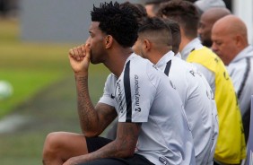 Banco do Corinthians durante jogo-treino contra o Juventus, no CT Joaquim Grava