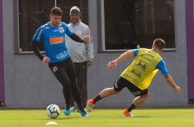 Caíque França e Ramiro no CT Joaquim Grava, durante treino desta quarta-feira