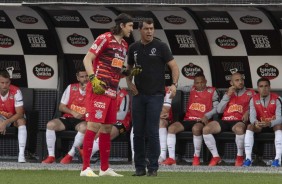 Cássio e Carille no jogo contra o CSA, pelo Campeonato Brasileiro