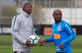 Fabinho e Love no treino desta quarta-feira, no CT Joaquim Grava