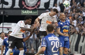 Gil e Avelar no jogo contra o CSA, pelo Campeonato Brasileiro