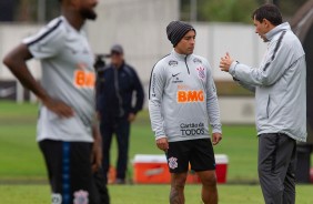 Jadson e Carille durante jogo-treino contra o Juventus, no CT Joaquim Grava