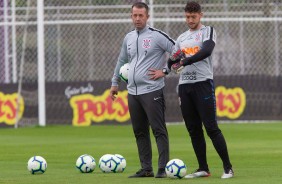 Leandro Idalino e Caque Frana no jogo-treino contra o Juventus, no CT Joaquim Grava