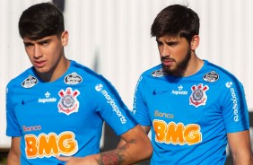 ngelo Araos e Bruno Mndez no treino nesta quinta-feira no CT Joaquim Grava