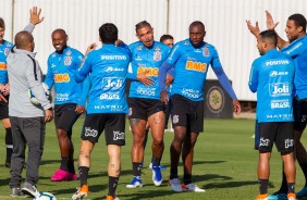 Manoel, Urso e companheiros no treino nesta quinta-feira no CT Joaquim Grava