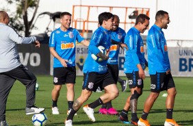 Ramiro e companheiros no treino nesta quinta-feira no CT Joaquim Grava