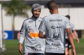 Clayson e Pedrinho durante o treino desta sexta-feira no CT Joaquim Grava